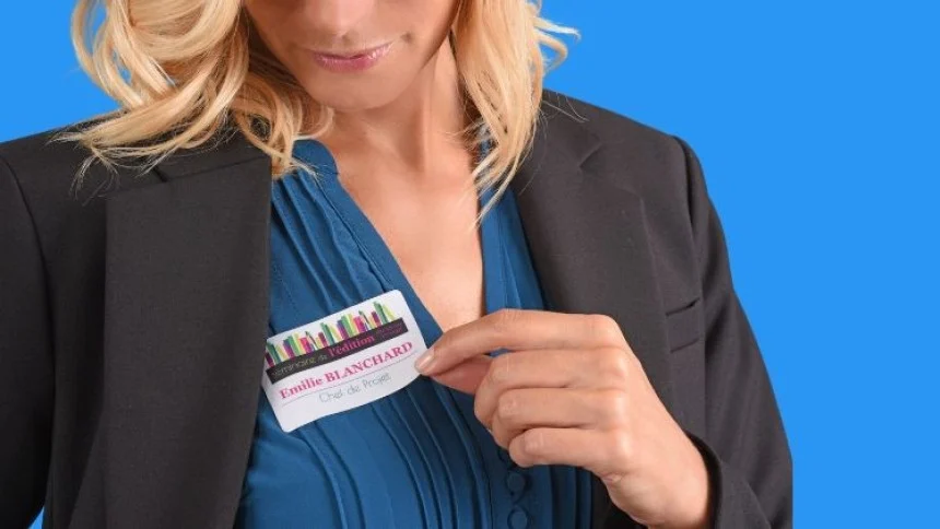 badge étiquette sur vetement