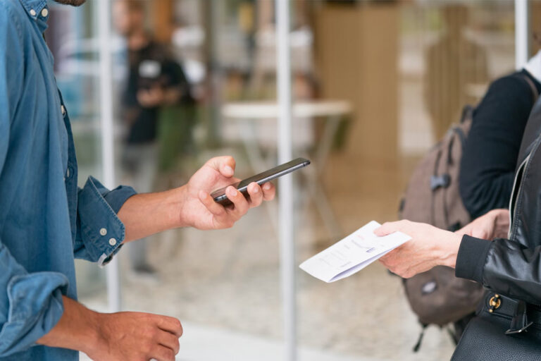 Badge événementiel : comment les QR codes révolutionnent vos événements professionnels